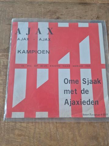 Ajax vinyl single beschikbaar voor biedingen
