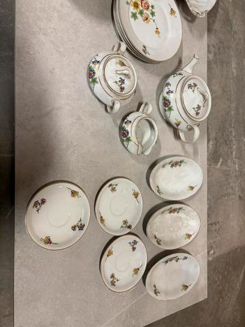 Servies beschikbaar voor biedingen