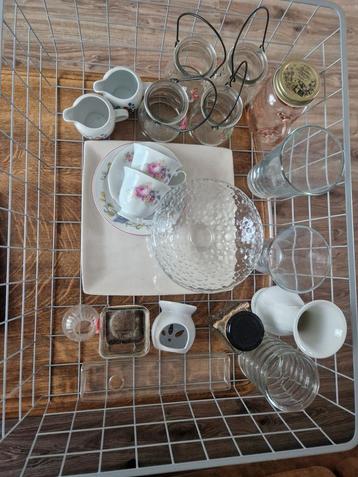 Glaswerk, vazen en servies beschikbaar voor biedingen