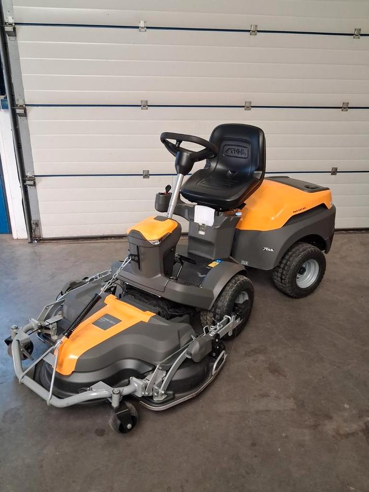 Stiga Park 500 WX Zitmaaier - frontmaaier nieuwstaat 20 uur, Tuin en Terras, Grasmaaiers, Zo goed als nieuw, Benzine-grasmaaier