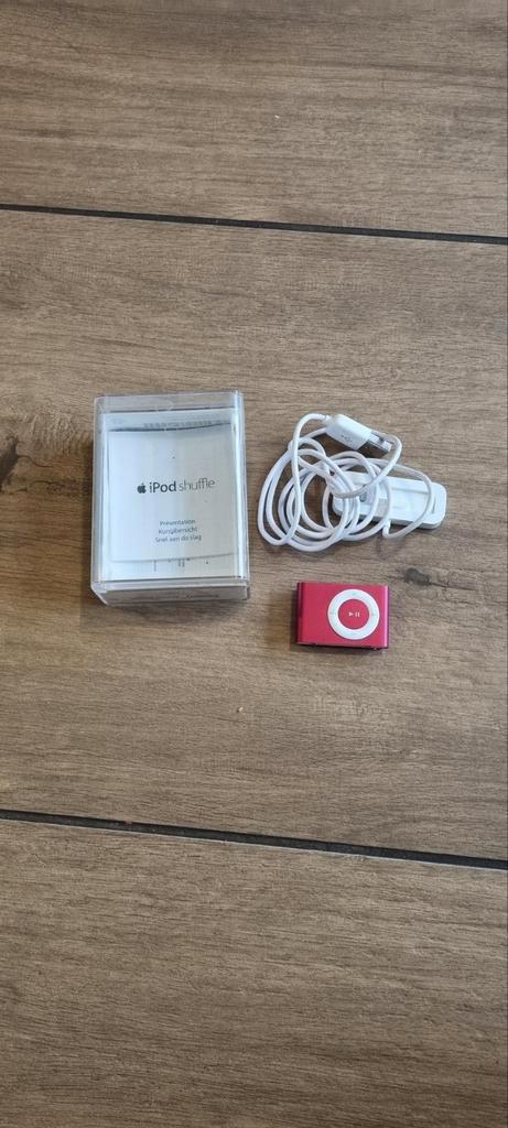 Apple iPod shuffle 1GB – (PRODUCT)RED Special Edition, Audio, Tv en Foto, Mp3-spelers | Apple iPod, Zo goed als nieuw, Shuffle