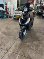 Piaggio zip 4t iget, Fietsen en Brommers, Scooters | Piaggio, Ophalen, Maximaal 45 km/u, Zip, Zo goed als nieuw