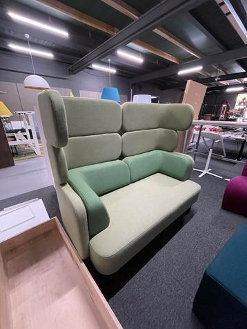Groene bank beschikbaar voor biedingen