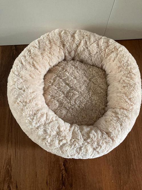 Beeztees Levisa pluche beige kattenmand 43x43x13 cm, Dieren en Toebehoren, Kattenmanden, Zo goed als nieuw, Pluche, Ophalen