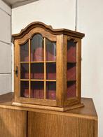 Houten Wandkast met Glasdeurtjes, Antiek en Kunst, Ophalen
