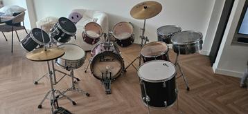 Peace Drumstel uitgebreid met Century toms Pearl bekkens  beschikbaar voor biedingen