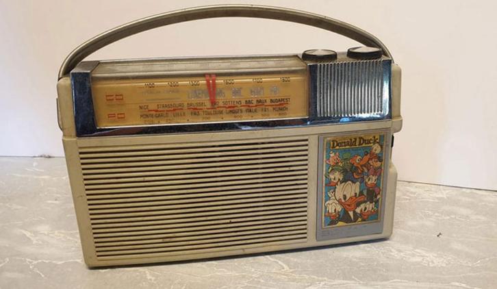 vintage draagbare radio, Audio, Tv en Foto, Radio's, Gebruikt, Radio, Ophalen of Verzenden
