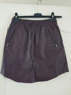 @ Bordeaux rode leatherlook rok maat s, Kleding | Dames, Rokken, Ophalen of Verzenden, Zo goed als nieuw, Maat 36 (S), Boven de knie