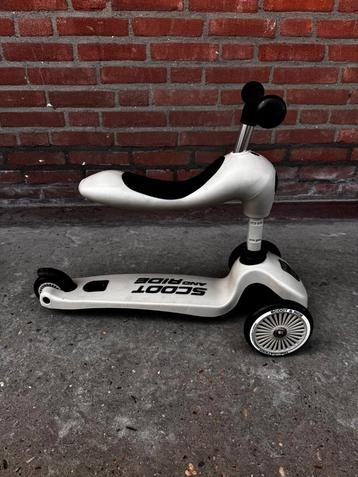 Kinderstep 2-in-1 Zittend & Staand beschikbaar voor biedingen