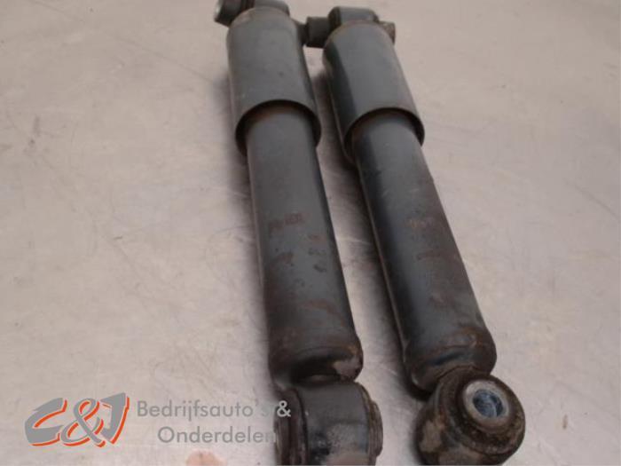 Schokdemper set van een Iveco New Daily, Auto-onderdelen, Ophanging en Onderstel, Overige automerken, Gebruikt, 3 maanden garantie