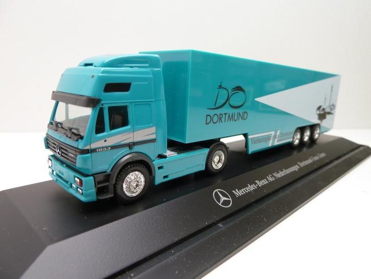 Mercedes SK  ''  Dortmund promotie ''  Herpa, Hobby en Vrije tijd, Modelauto's | 1:87, Zo goed als nieuw, Bus of Vrachtwagen, Herpa