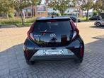 Toyota Aygo X 1.0 VVT-i S-CVT Pulse | Navi | Cruise | Camera, Auto's, 12 maanden, Stof, Gebruikt, 4 stoelen