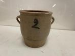 terracotta pot 19cm H x 17cm D € 30, Antiek en Kunst, Antiek | Keramiek en Aardewerk, Ophalen