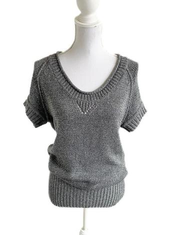 Mooie top van Karen Millen S beschikbaar voor biedingen