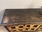 Robuust Oud dressoir uit India met smeedijzer, 7671cm, Met deur(en), Landelijk klassiek, 150 tot 200 cm
