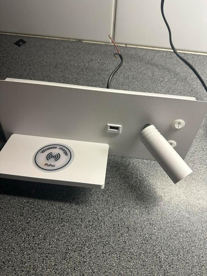Puhui LED Lamp met Draadloze Oplader, Huis en Inrichting, Lampen | Wandlampen, Nieuw, Kunststof, Ophalen of Verzenden
