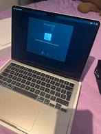 13 inch macbook air met apple m2 chip, incl hoes, Computers en Software, Apple Macbooks, Ophalen of Verzenden, Zo goed als nieuw