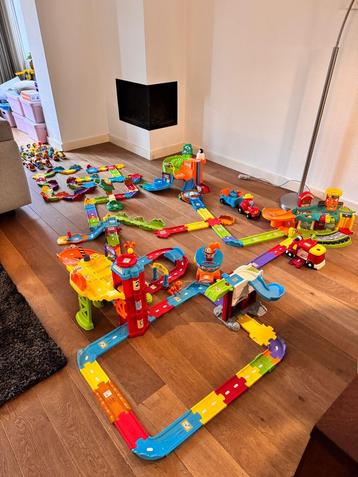 Veel Toet Toet & Zoef Zoef – 30+ voertuigen & 7 speelsets beschikbaar voor biedingen