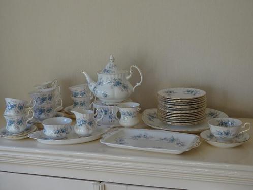 Servies, engels, Royal Albert, BLUE BLOSSOM, als nieuw, Antiek en Kunst, Antiek | Servies los, Ophalen of Verzenden