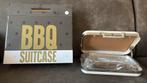 Barbeque suitcase wit: Nieuw !, Tuin en Terras, Houtskoolbarbecues, Ophalen of Verzenden, Nieuw