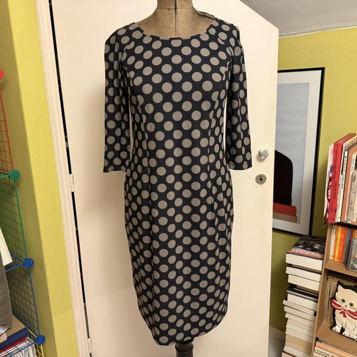 Moq jurkje zwart olijfgroen Mt 38-40 ZGAN!, Kleding | Dames, Jurken, Zo goed als nieuw, Maat 38/40 (M), Zwart, Knielengte, Verzenden