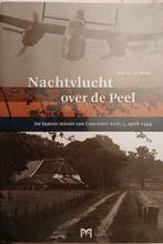 ✅️ Boek Nachtvlucht over de Peel in nieuwstaat, Tweede Wereldoorlog, Theo van de Mortel, Ophalen of Verzenden, Zo goed als nieuw