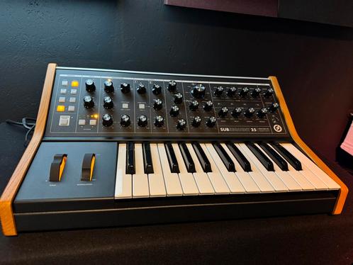 Moog Subsequent 25 Analoge Synthesizer (Als Nieuw), Muziek en Instrumenten, Synthesizers, Zo goed als nieuw, Overige aantallen