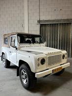 Land Rover Defender 1996 Wit - volledig gerenoveerd, Auto's, Land Rover, 1994 cc, 136 pk, Beige, 1657 kg
