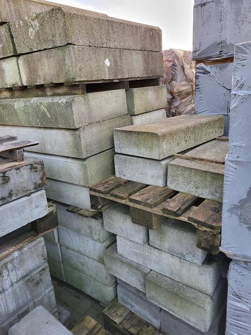 Gebruikte Traptreden beton grijs 100x50x18cm, Tuin en Terras, Bielzen en Borders, Zo goed als nieuw, Blok, Beton, Ophalen of Verzenden
