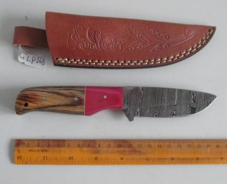 Handgesmeed Damast mes met lederen schede. LP868., Caravans en Kamperen, Kampeergereedschap, Nieuw, Ophalen of Verzenden