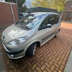 Peugeot 1007 1.4 2-TRONIC 2005 Grijs (km teller 94000), Auto's, Peugeot, 47 €/maand, Origineel Nederlands, Te koop, Zilver of Grijs