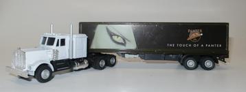 Kenworth W900 met kunststof oplegger beschikbaar voor biedingen