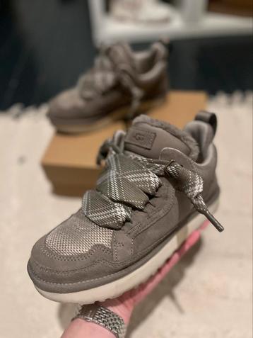 UGG Lowmel sneaker 40 beschikbaar voor biedingen