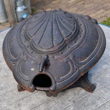Kolenbak, gietijzeren kolenbak, antiek. beschikbaar voor biedingen