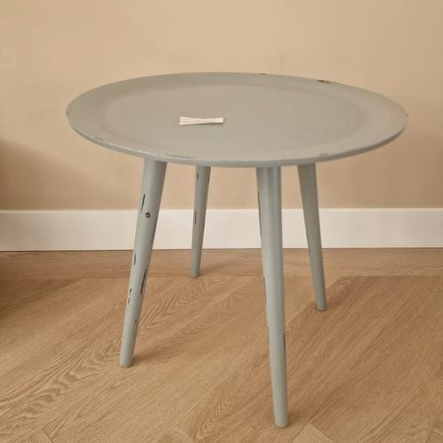 Bijzettafel Long Island Living Grijs Retro 50% korting, Huis en Inrichting, Tafels | Bijzettafels, Nieuw, Rond, 45 tot 60 cm, Minder dan 55 cm