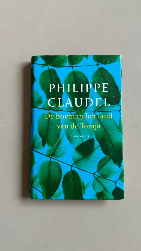 Philippe Claudel - De boom in het land van de Toraja, Ophalen of Verzenden, Gelezen, Philippe Claudel