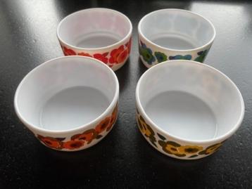 Retro Arcopal dessert schaaltjes beschikbaar voor biedingen