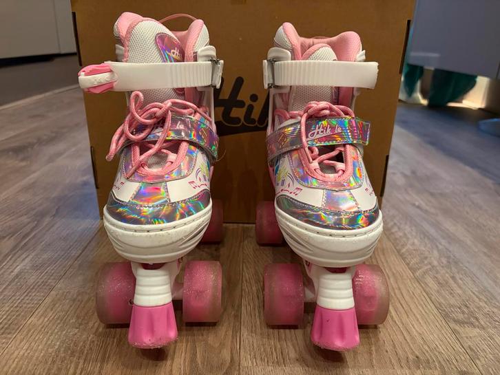 Roze rolschaatsen - verstelbare maat - lichtgevende wielen, Kinderen en Baby's, Speelgoed | Buiten | Rolschaatsen, Gebruikt, Kinderen
