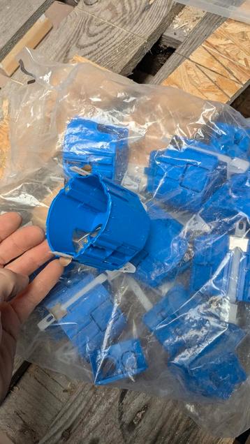 inbouwdoos holle wand 7stuks beschikbaar voor biedingen