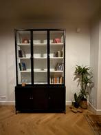 Zwarte vitrinekast met glazen deuren, Huis en Inrichting, Kasten | Boekenkasten, 100 tot 150 cm, 200 cm of meer, Ophalen of Verzenden