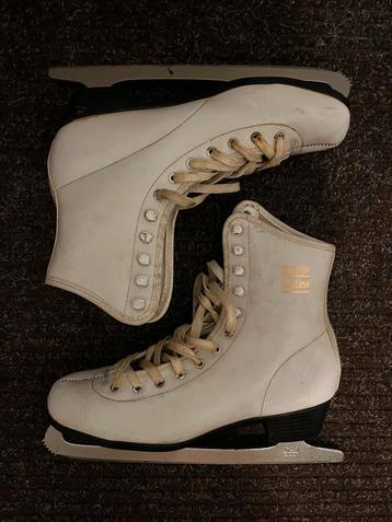 Kunstschaatsen - Maat 40 beschikbaar voor biedingen