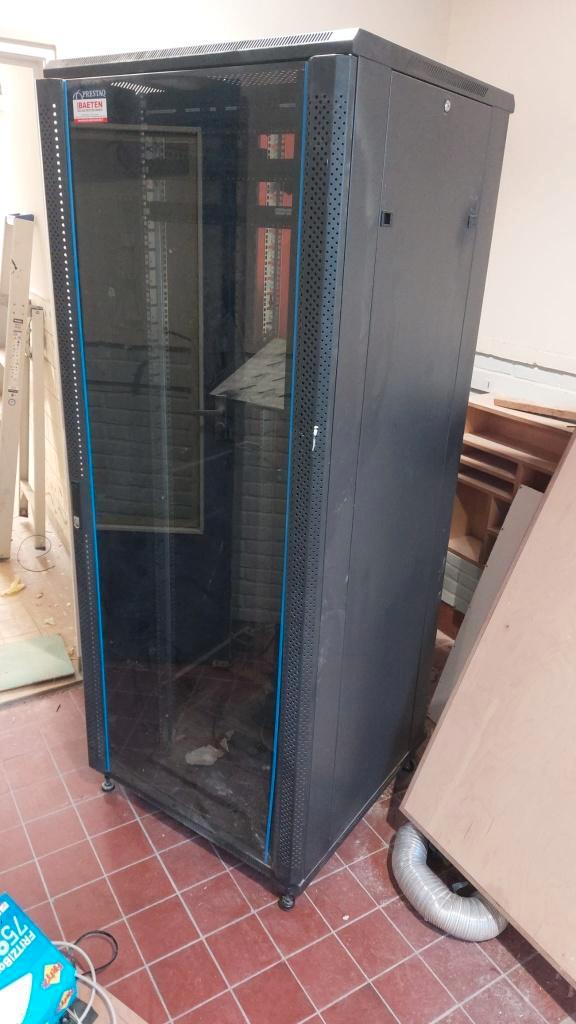 Patchkast Gratis af te halen, Telecommunicatie, Datacommunicatie en VoIP, Gebruikt, Toebehoren, Ophalen