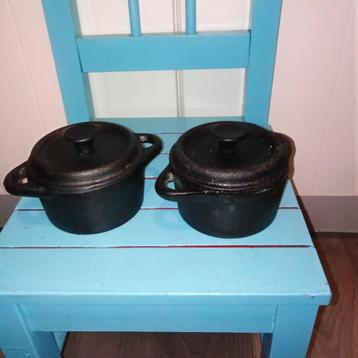 Mini pannetjes gietijzer 2 stuks beschikbaar voor biedingen