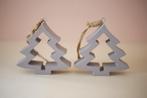 Twee Houten grijze kerstboom hangers, Diversen, Zo goed als nieuw, Ophalen