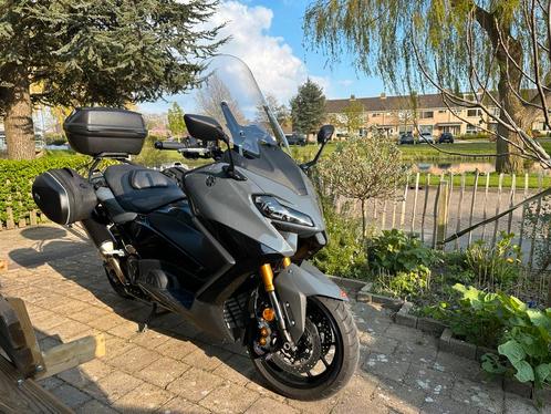 Yamaha T-Max 560 koffer set givi (3 koffers) + tunnel tas, Motoren, Accessoires | Koffers en Tassen, Zo goed als nieuw, Ophalen