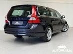 Volvo V70 2.0T 203pk Momentum Automaat LEDER NL-AUTO NAVI, Euro 5, 4 cilinders, Met garantie (alle), Blauw