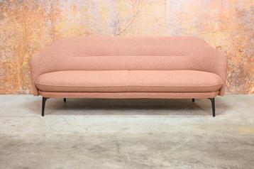 Als NIEUW! fraaie stoffen Leolux Lindo design bank beschikbaar voor biedingen