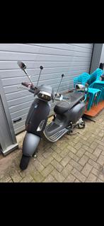 Vespa Sprint 2016 met Onder de 2.5k KM, Ophalen, Zo goed als nieuw