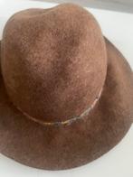 Bruine Zara Hoed - maat S, Kleding | Dames, Hoeden en Petten, Ophalen of Verzenden, Zo goed als nieuw, One size fits all, Hoed