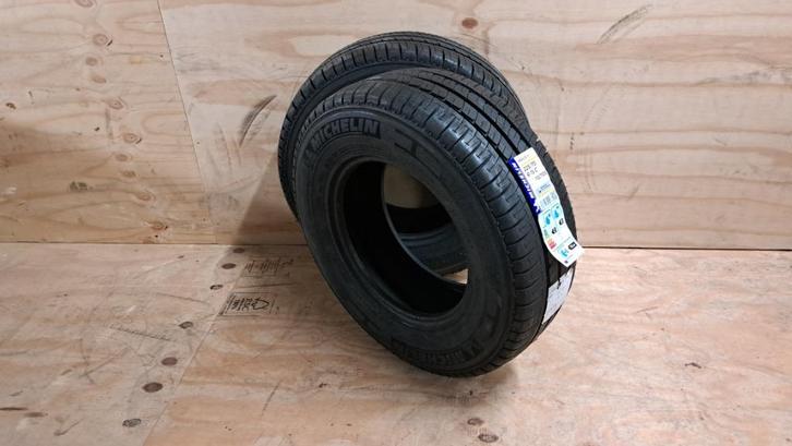 Nieuwe Michelin zomerbanden 225/70/15 2-stuks, Auto-onderdelen, Banden en Velgen, Banden en Velgen, Zomerbanden, 15 inch, 225 mm